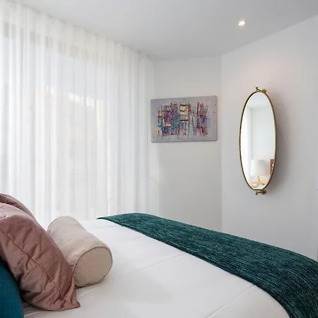 Stupendo-1 Br-center- Air Conditioning -free Park *