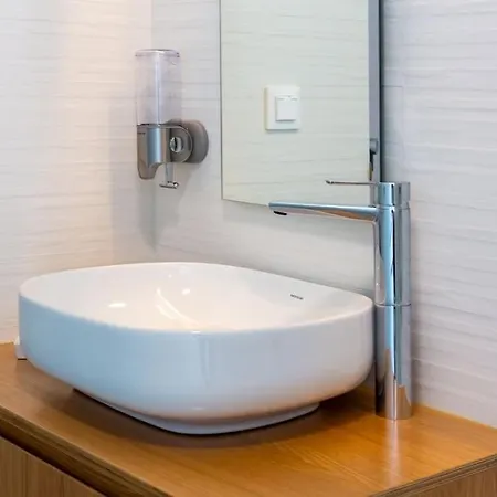 Stupendo-1 Br-center- Air Conditioning -free Park *